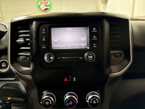 Used 2021 RAM 3500 Big Horn image 27