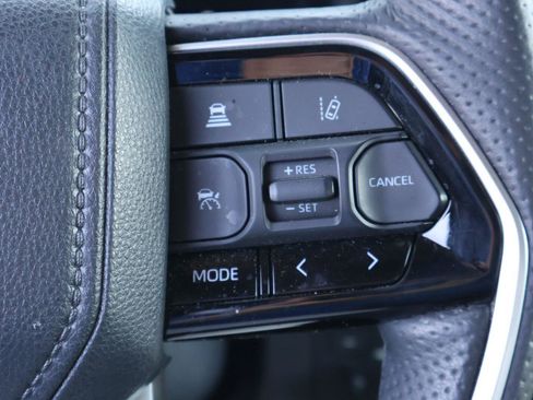 Used 2024 Toyota Tundra Platinum AWD/4WD image 32