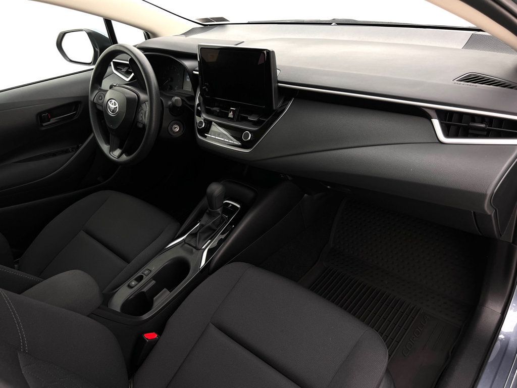 Used 2025 Toyota Corolla LE FWD image 13