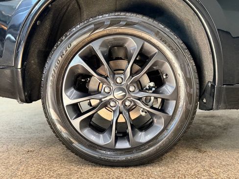 Used 2025 Dodge Durango GT AWD/4WD image 28