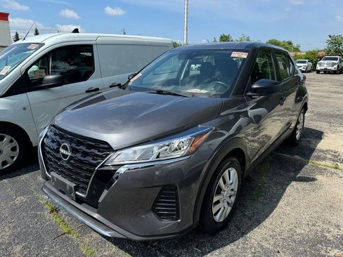 Used 2023 Nissan Kicks S FWD image 2