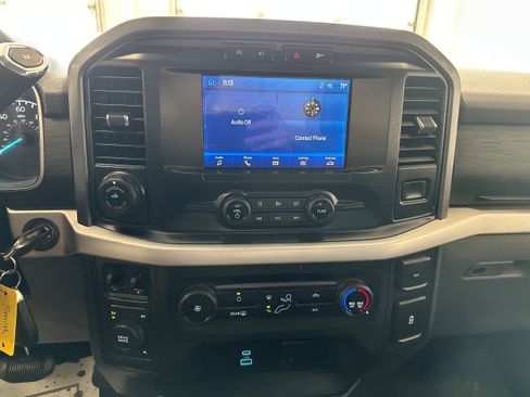 Used 2022 Ford F150 XLT w/ Trailer Tow Package image 14