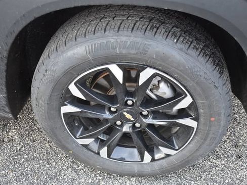 Used 2022 Chevrolet TrailBlazer LT AWD/4WD image 12