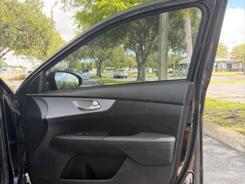 Used 2024 Kia Forte LXS FWD image 13