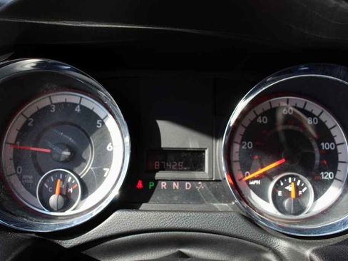 Used 2015 Dodge Grand Caravan SE image 13