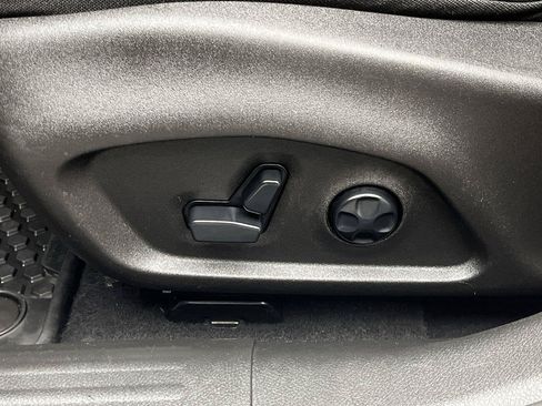 Used 2017 Jeep Renegade Trailhawk w/ Popular Equipment Group AWD/4WD image 9