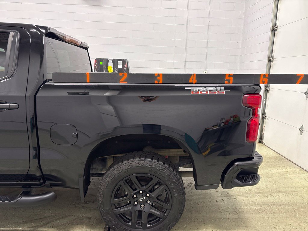 Used 2024 Chevrolet Silverado 1500 Custom Trail Boss w/ LPO, Dark Essentials Package AWD/4WD image 13
