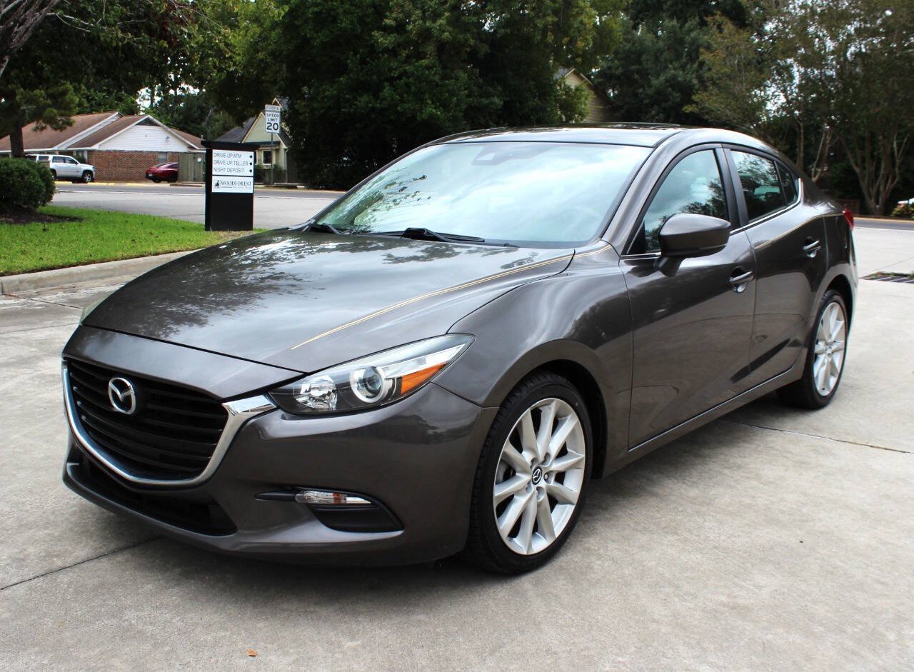 Used 2017 MAZDA MAZDA3 Touring w/ Popular Equipment Package FWD image 2