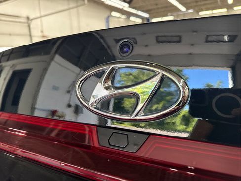 Used 2022 Hyundai Elantra SEL w/ Preferred Accessory Package image 15