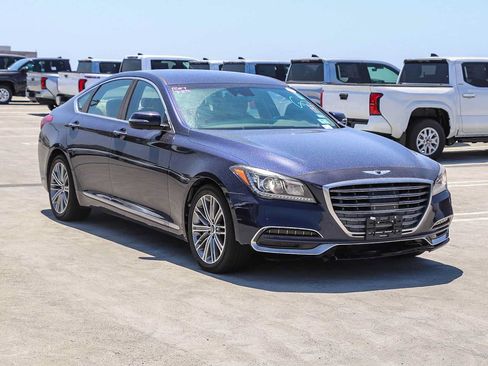 Used 2018 Genesis G80 3.8 RWD image 3