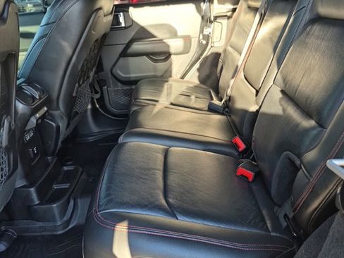 Used 2018 Jeep Wrangler Unlimited Rubicon image 21