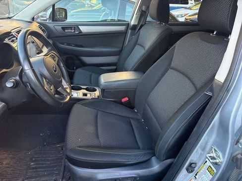 Used 2017 Subaru Outback 2.5i Premium image 5