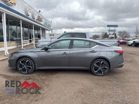 Used 2024 Nissan Altima 2.5 SR w/ SR Premium Package AWD/4WD image 17