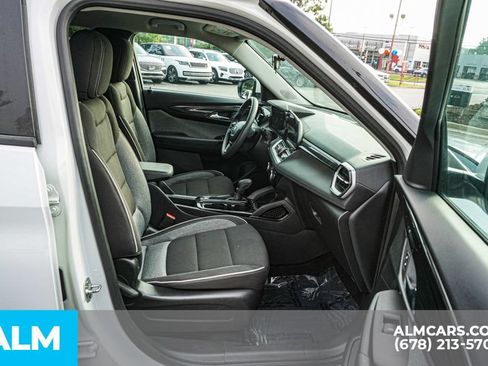 Used 2025 Chevrolet TrailBlazer LT AWD/4WD image 22