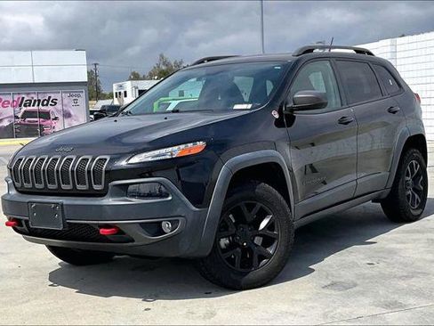 Certified 2016 Jeep Cherokee Trailhawk w/ Comfort/Convenience Group AWD/4WD image 2