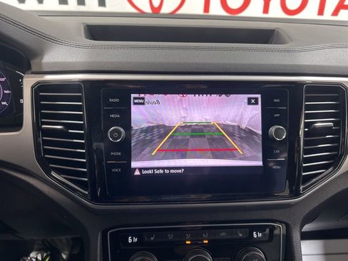 Used 2020 Volkswagen Atlas Cross Sport SEL image 30