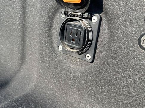 Used 2022 Nissan Frontier SV RWD image 28