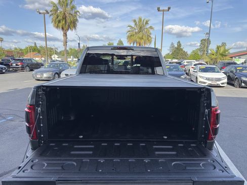 Used 2015 Ford F150 Platinum w/ Equipment Group 701A Luxury AWD/4WD image 26