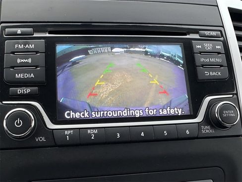 Used 2018 Nissan Frontier SV image 16