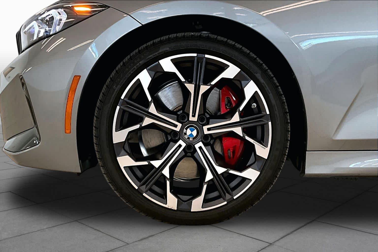Used 2026 BMW 330i Sedan w/ M Sport Package RWD image 9