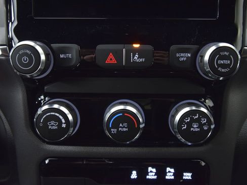 New 2026 RAM 1500 Big Horn AWD/4WD image 24
