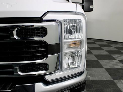 Used 2024 Ford F350 XLT w/ FX4 Off-Road Package image 3