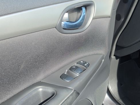 Used 2019 Nissan Sentra S w/ Appearance Package FWD image 16