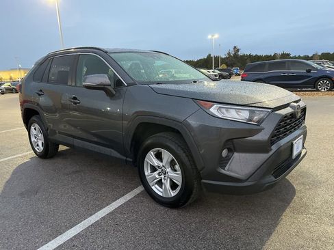 Used 2021 Toyota RAV4 XLE image 3