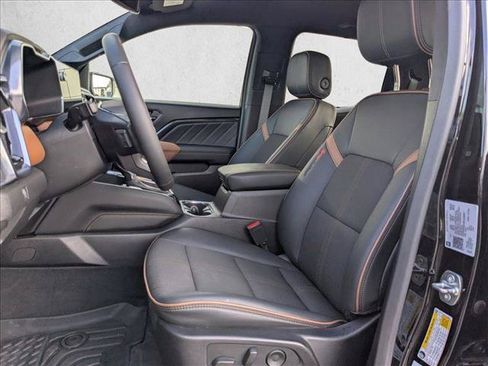 Used 2024 GMC Canyon AT4 AWD/4WD image 15
