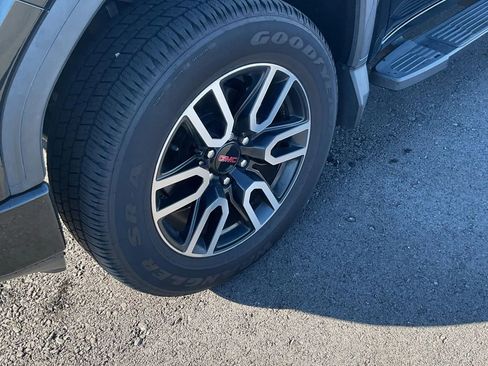 Used 2019 GMC Sierra 1500 AT4 w/ AT4 Premium Package image 9