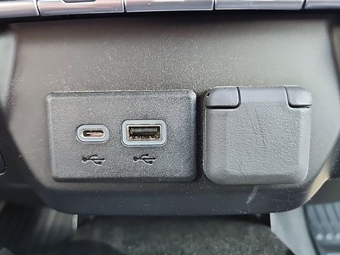 Used 2022 Chevrolet Silverado 2500 LT image 33