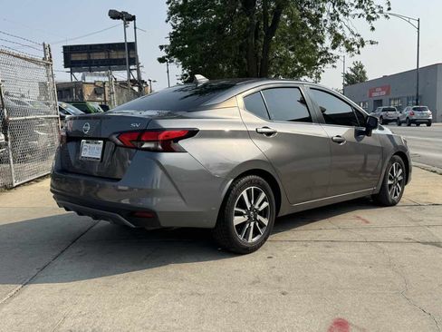 Used 2021 Nissan Versa SV image 5