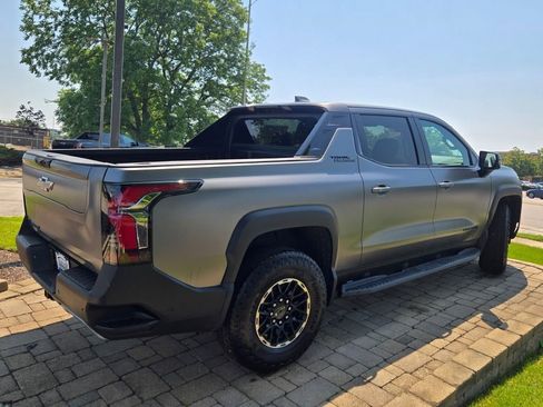 New 2026 Chevrolet Silverado EV Trail Boss image 10