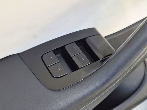 Used 2020 Tesla Model Y Performance image 23