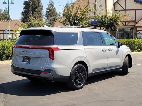 New 2026 Kia Carnival SX w/ SX Dark Edition Package FWD image 4