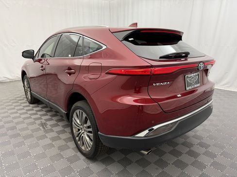 Used 2021 Toyota Venza XLE image 5