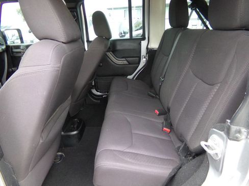 Used 2013 Jeep Wrangler Unlimited Sport w/ Connectivity Group image 18