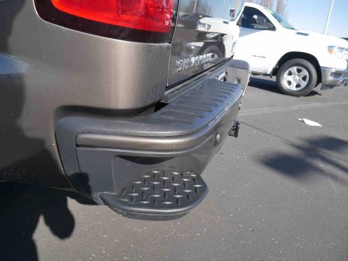 Used 2015 Chevrolet Silverado 1500 High Country w/ High Country Premium Package image 8