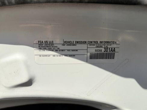 Used 2018 Jeep Grand Cherokee Overland image 26