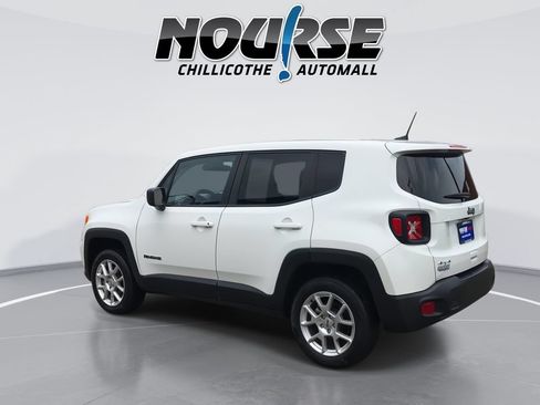 Used 2023 Jeep Renegade Latitude AWD/4WD image 6