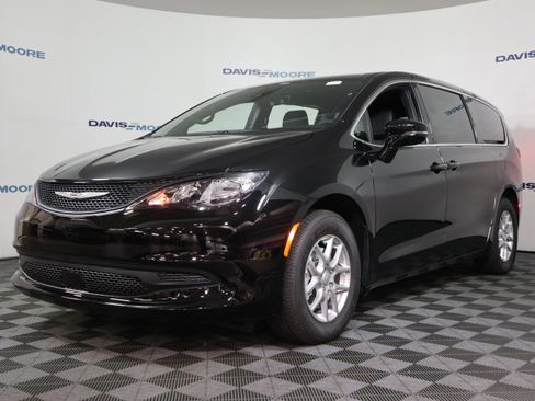 New 2026 Chrysler Voyager LX image 12