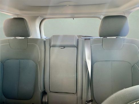 Used 2023 Jeep Grand Cherokee Laredo image 44