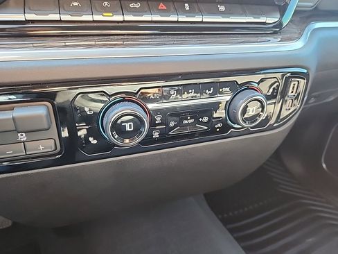Used 2025 Chevrolet Silverado 1500 LT image 26