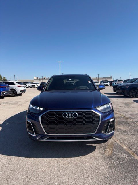 Used 2024 Audi Q5 2.0T Prestige w/ Prestige Package AWD/4WD image 1