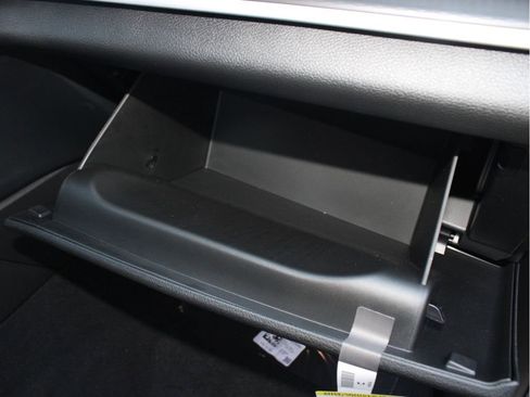 New 2025 Jeep Grand Cherokee L Laredo image 36