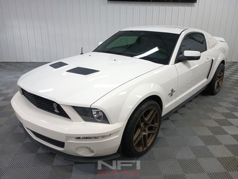 Used 2007 Ford Mustang Shelby GT500 RWD image 3