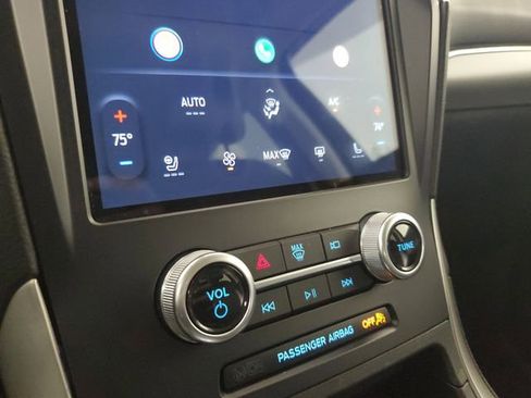 Used 2021 Ford Edge SEL w/ Convenience Package image 30