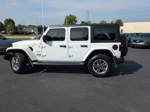 Used 2020 Jeep Wrangler Unlimited Sahara w/ Dual Top Group AWD/4WD image 2