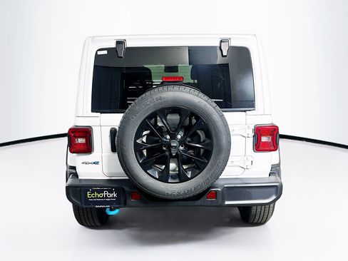 Used 2024 Jeep Wrangler Unlimited Sahara AWD/4WD image 7