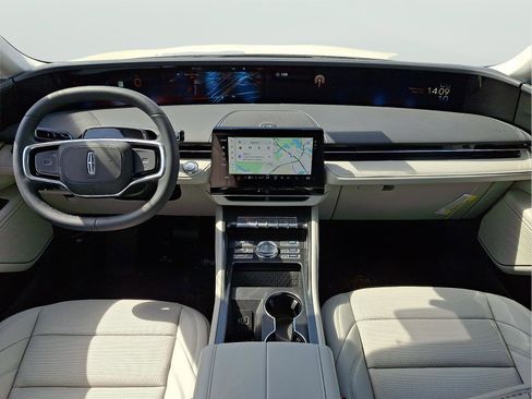 New 2026 Lincoln Nautilus Premier image 8